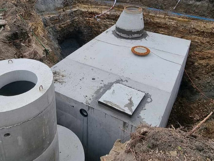 detailní reference, Betonová retenční nádrž na dešťovou vodu, předřazený odlučovač ropných látek, Františkovy lázně, db betonové jímky